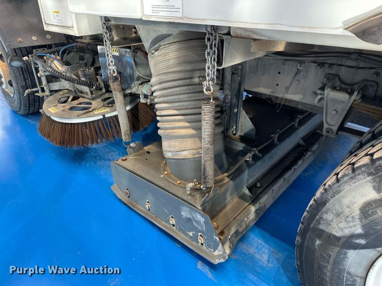 image for item DV0598 2002 Sterling SC8000 street sweeper truck