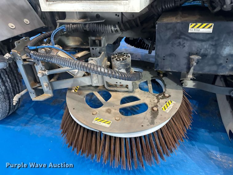 image for item DV0598 2002 Sterling SC8000 street sweeper truck