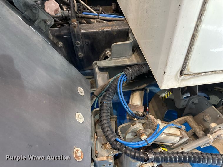 image for item DV0598 2002 Sterling SC8000 street sweeper truck