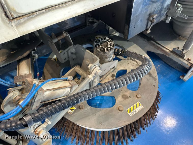 image for item DV0598 2002 Sterling SC8000 street sweeper truck