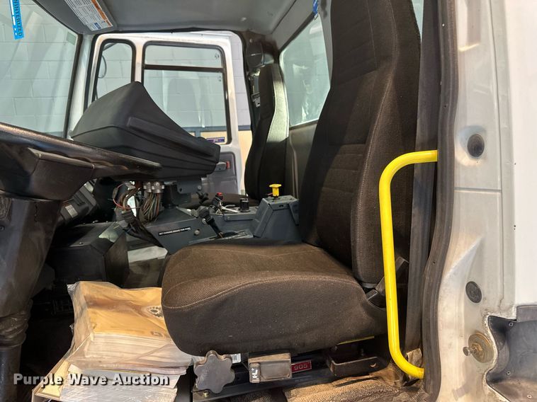 image for item DV0598 2002 Sterling SC8000 street sweeper truck