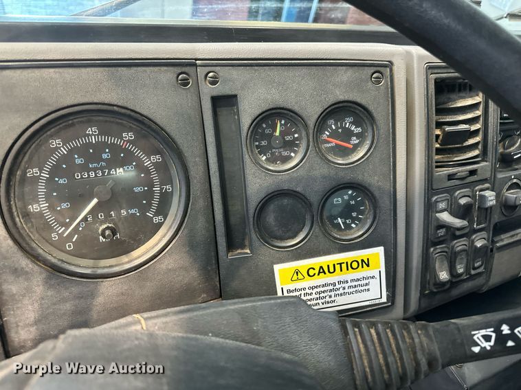 image for item DV0598 2002 Sterling SC8000 street sweeper truck