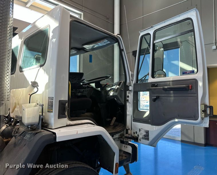 image for item DV0598 2002 Sterling SC8000 street sweeper truck