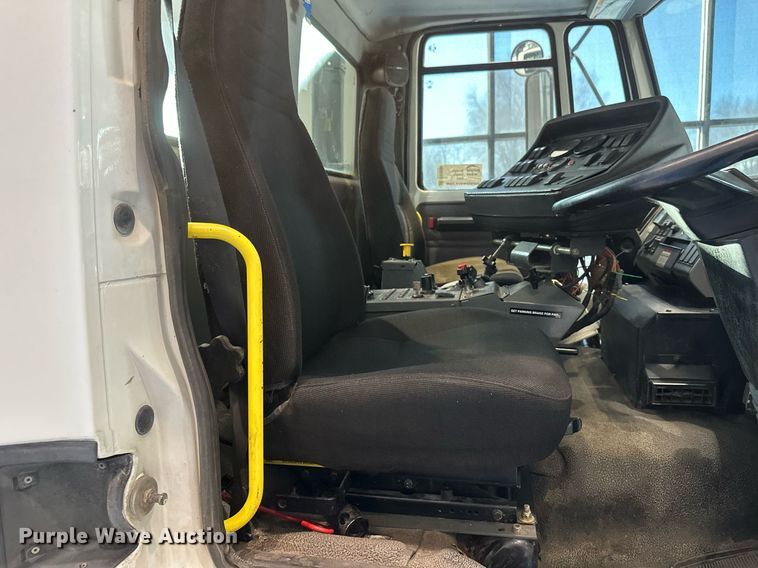 image for item DV0598 2002 Sterling SC8000 street sweeper truck