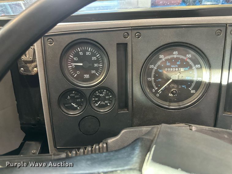 image for item DV0598 2002 Sterling SC8000 street sweeper truck