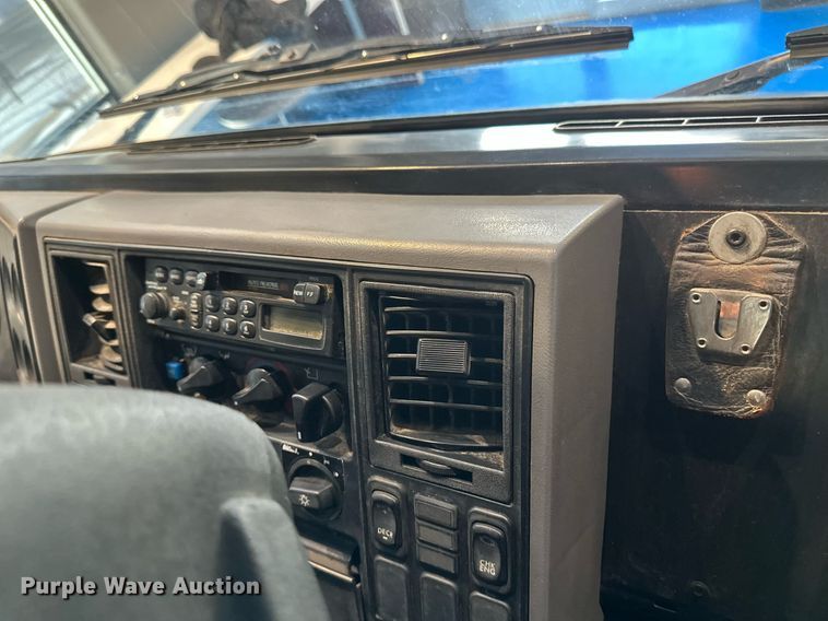 image for item DV0598 2002 Sterling SC8000 street sweeper truck