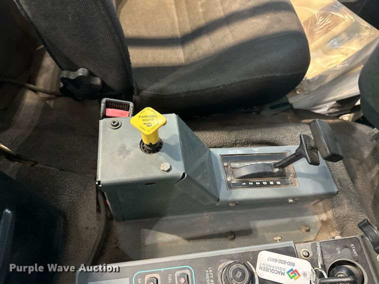 image for item DV0598 2002 Sterling SC8000 street sweeper truck