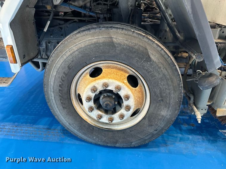 image for item DV0598 2002 Sterling SC8000 street sweeper truck