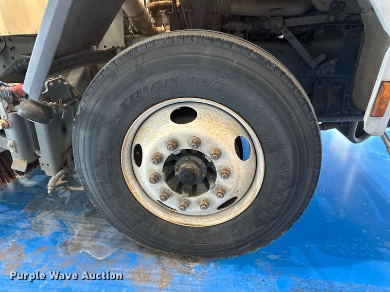 image for item DV0598 2002 Sterling SC8000 street sweeper truck