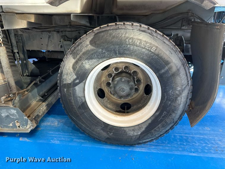 image for item DV0598 2002 Sterling SC8000 street sweeper truck