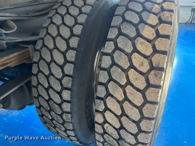 image for item DV0598 2002 Sterling SC8000 street sweeper truck