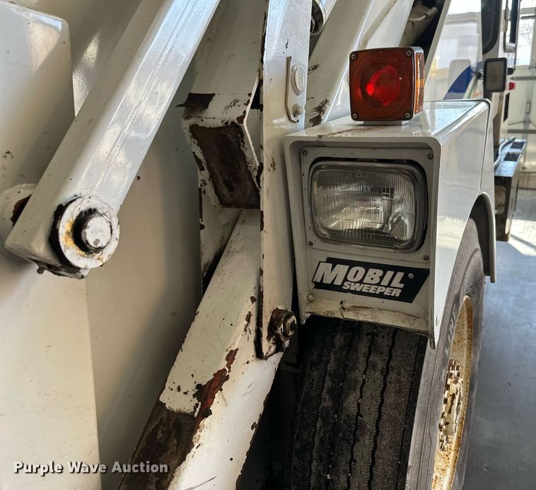 image for item DV0599 Athey 3WS Mobil Sweeper street sweeper