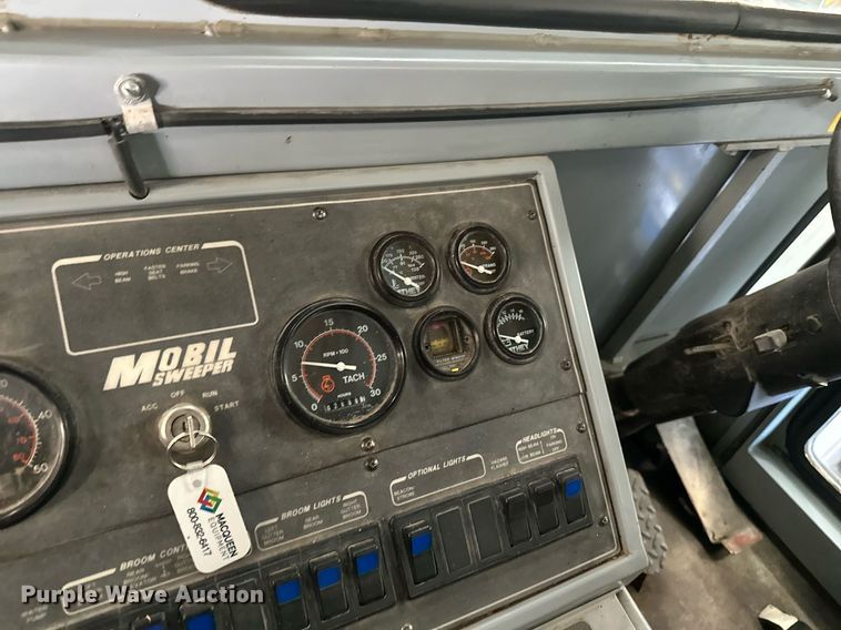 image for item DV0599 Athey 3WS Mobil Sweeper street sweeper