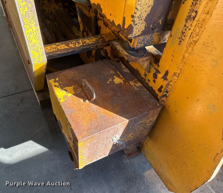 image for item DV0600 SnoGo MP3D wheel loader snow blower