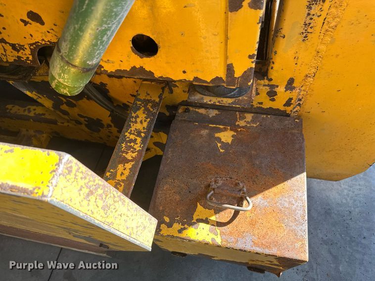 image for item DV0600 SnoGo MP3D wheel loader snow blower