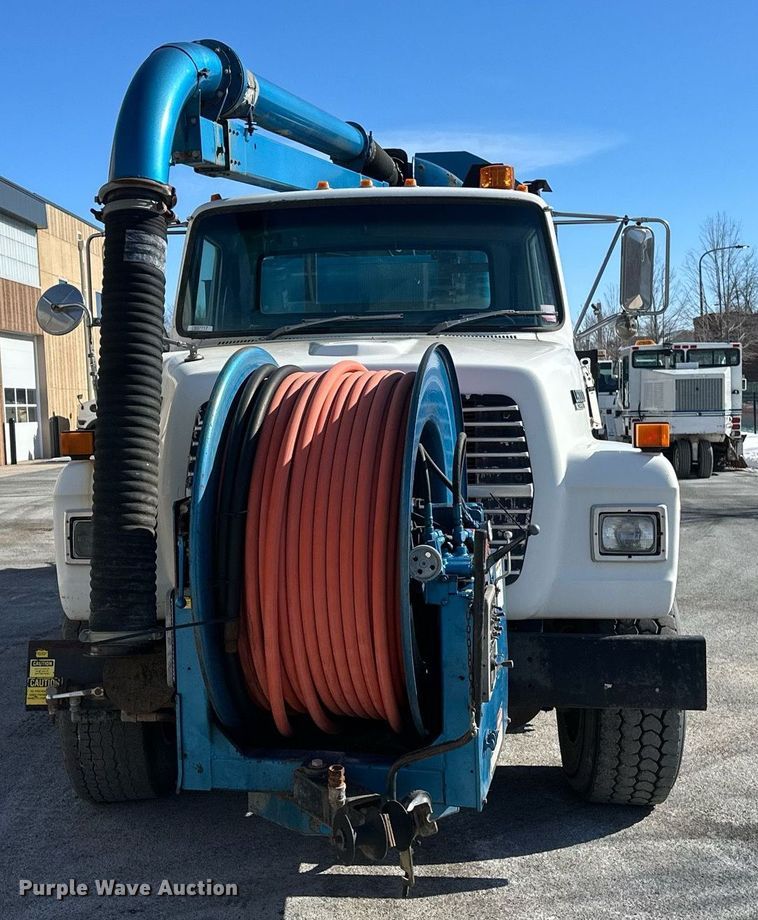 image for item DV0601 1990 Ford L8000 sewer jetter truck