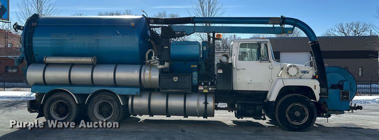 image for item DV0601 1990 Ford L8000 sewer jetter truck