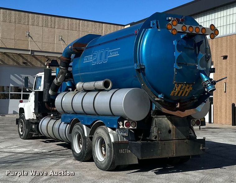 image for item DV0601 1990 Ford L8000 sewer jetter truck