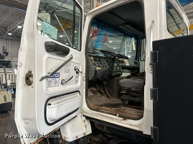 image for item DV0601 1990 Ford L8000 sewer jetter truck