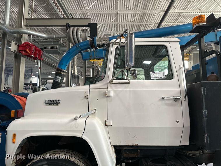 image for item DV0601 1990 Ford L8000 sewer jetter truck