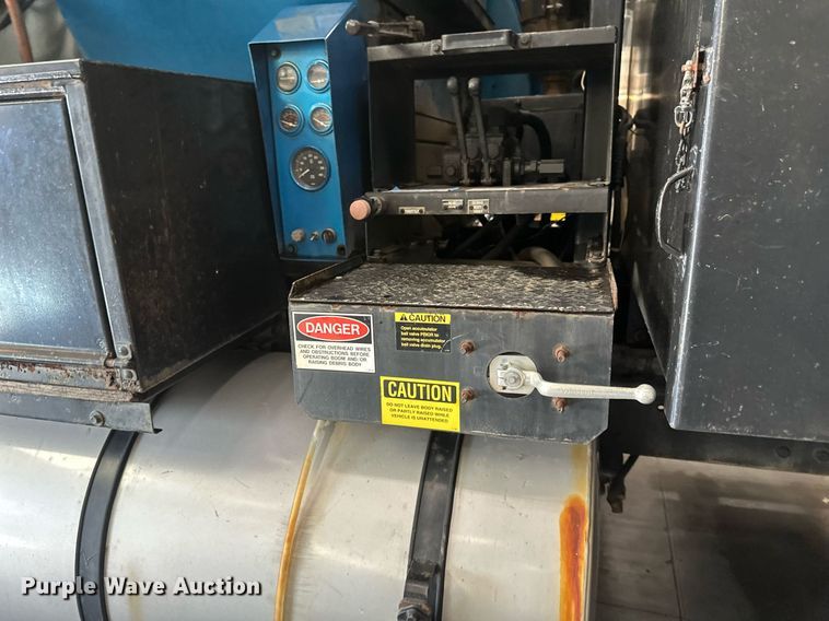 image for item DV0601 1990 Ford L8000 sewer jetter truck