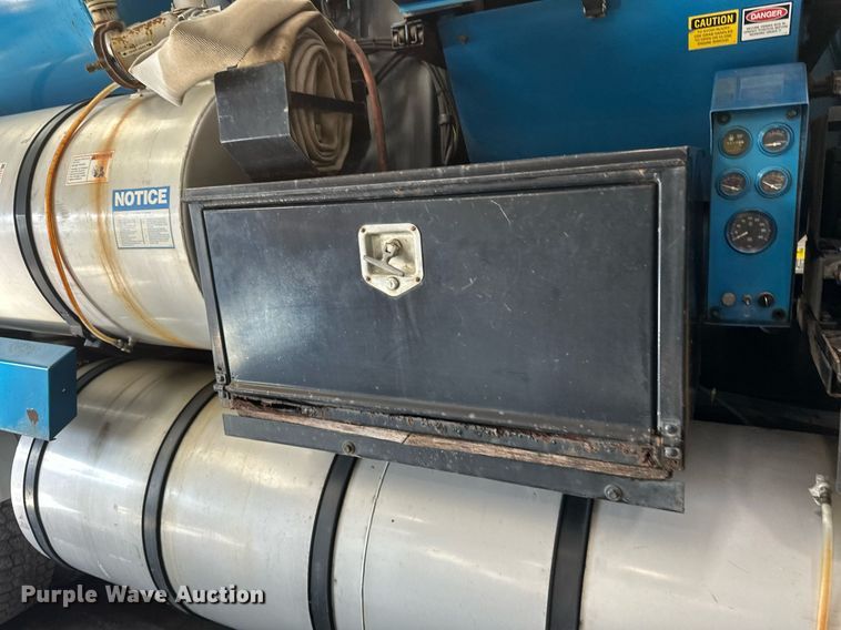 image for item DV0601 1990 Ford L8000 sewer jetter truck