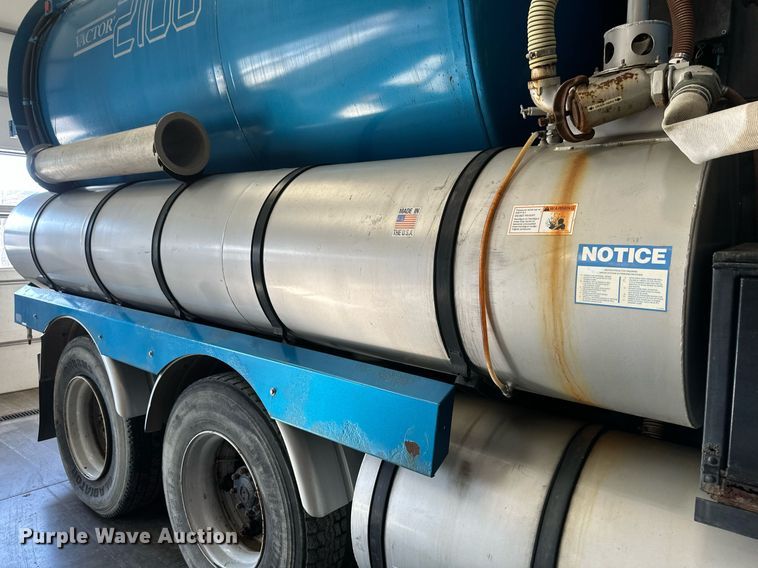 image for item DV0601 1990 Ford L8000 sewer jetter truck