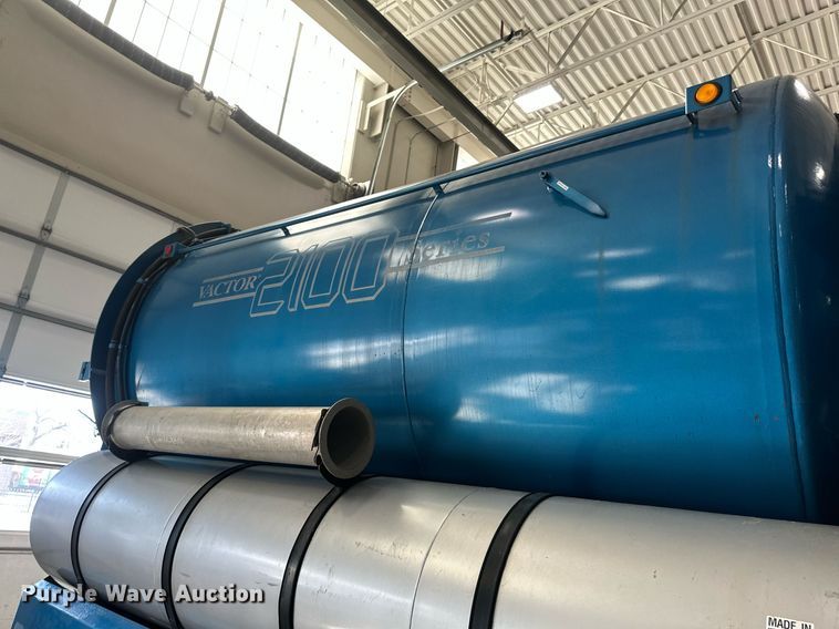 image for item DV0601 1990 Ford L8000 sewer jetter truck