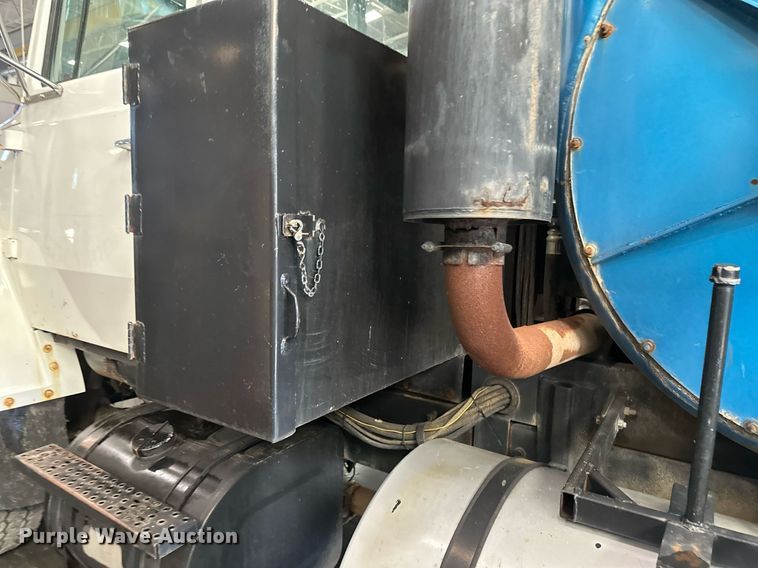 image for item DV0601 1990 Ford L8000 sewer jetter truck