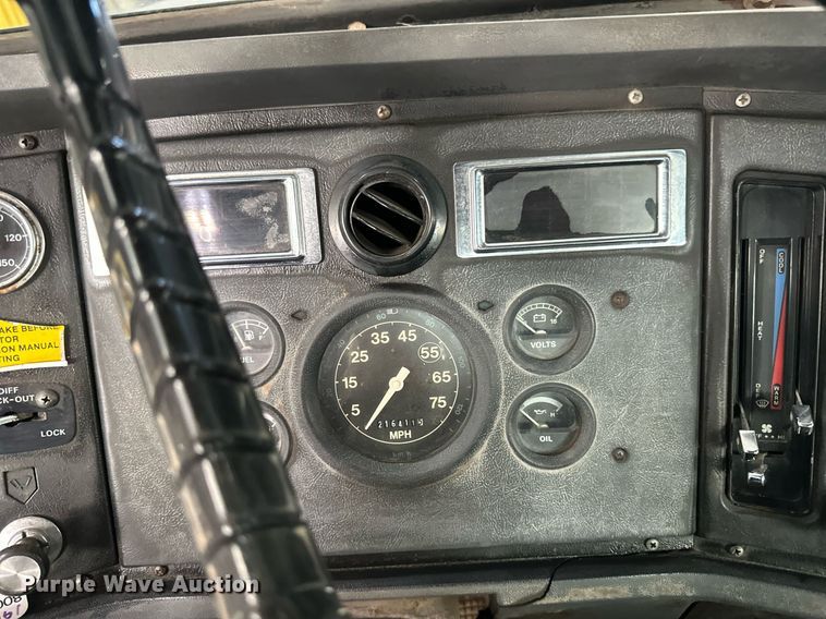 image for item DV0601 1990 Ford L8000 sewer jetter truck