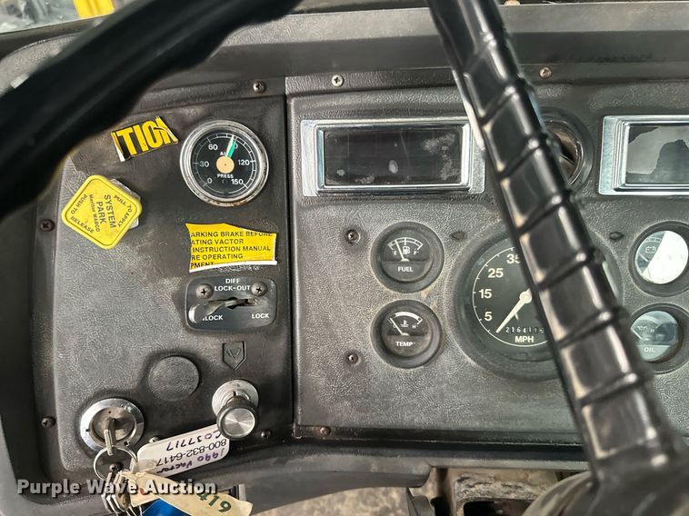 image for item DV0601 1990 Ford L8000 sewer jetter truck