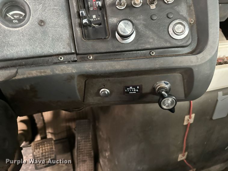 image for item DV0601 1990 Ford L8000 sewer jetter truck