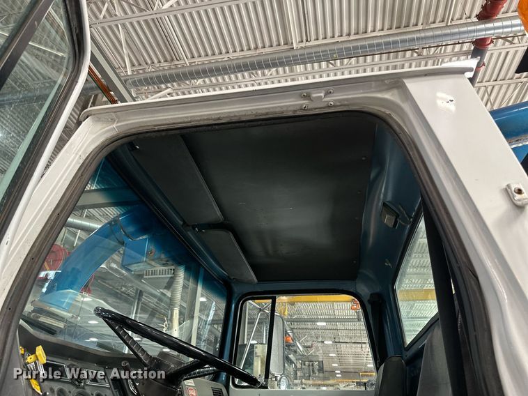 image for item DV0601 1990 Ford L8000 sewer jetter truck