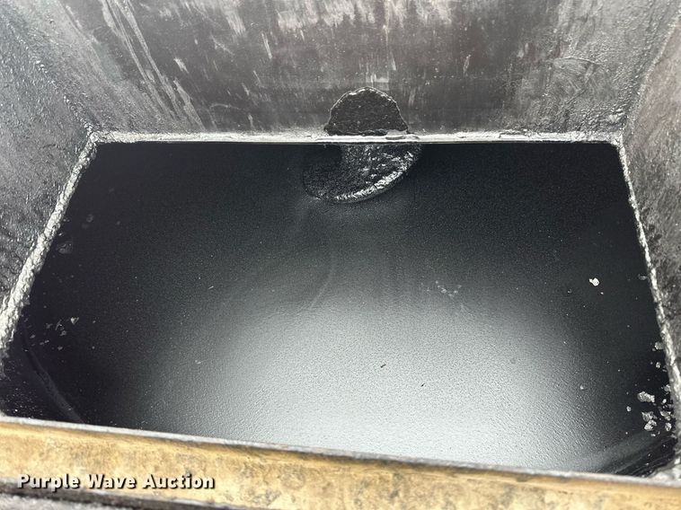 image for item DV0604 2013 Cimline 230 Magma  melter applicator