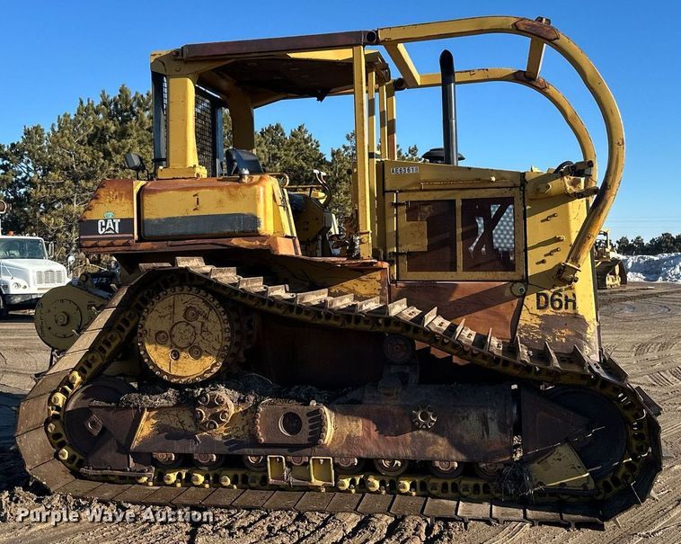 image for item DV0610 1987 Caterpillar  D6H LGP dozer