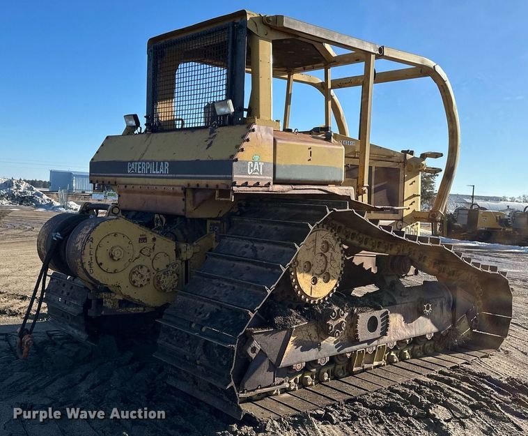 image for item DV0610 1987 Caterpillar  D6H LGP dozer