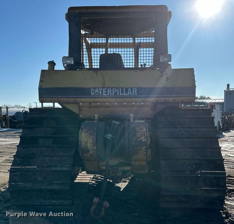 image for item DV0610 1987 Caterpillar  D6H LGP dozer