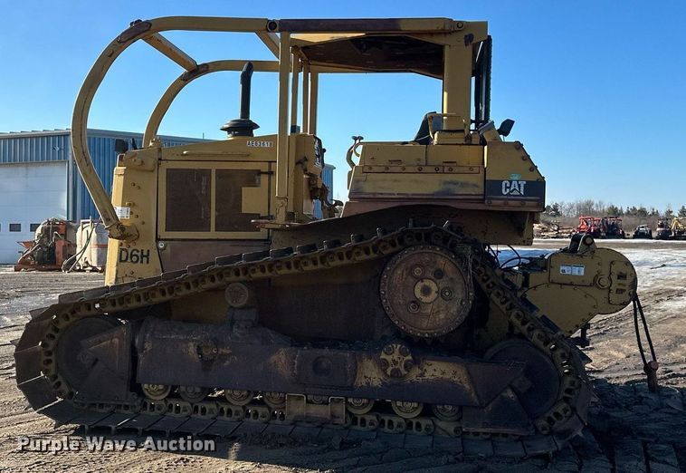 image for item DV0610 1987 Caterpillar  D6H LGP dozer