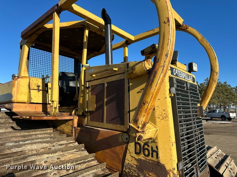 image for item DV0610 1987 Caterpillar  D6H LGP dozer