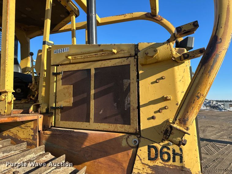 image for item DV0610 1987 Caterpillar  D6H LGP dozer
