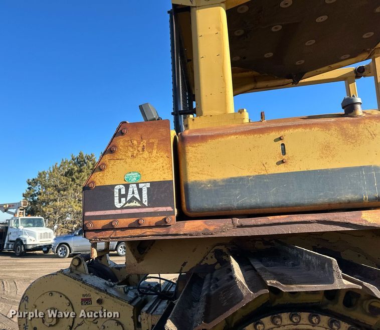 image for item DV0610 1987 Caterpillar  D6H LGP dozer
