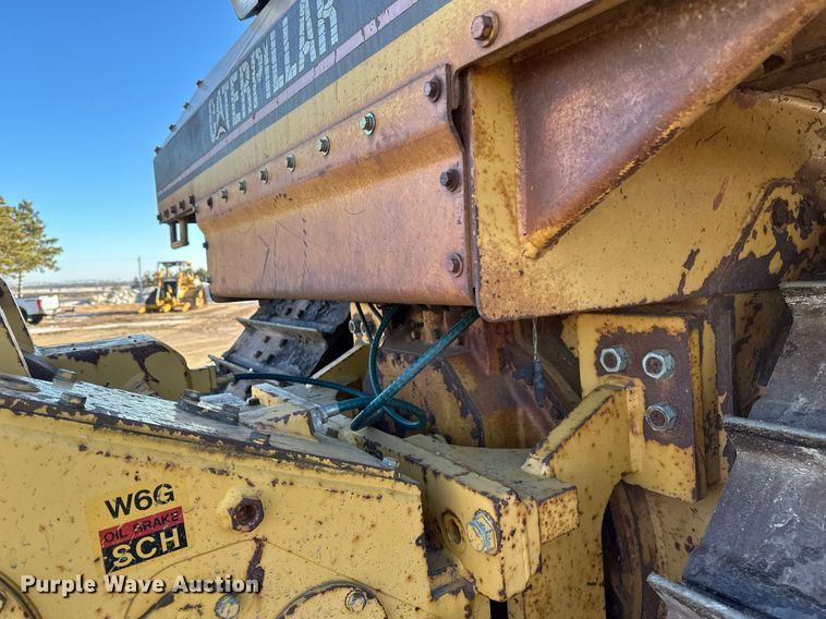 image for item DV0610 1987 Caterpillar  D6H LGP dozer