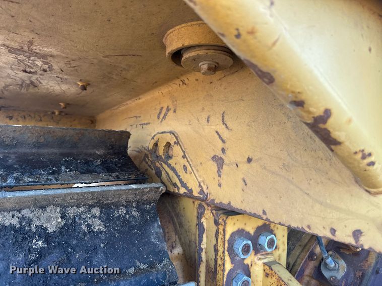 image for item DV0610 1987 Caterpillar  D6H LGP dozer