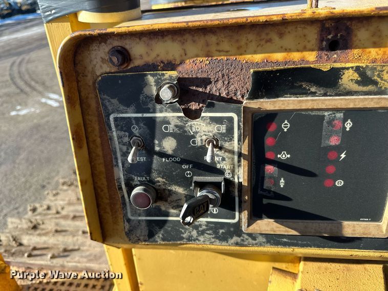 image for item DV0610 1987 Caterpillar  D6H LGP dozer