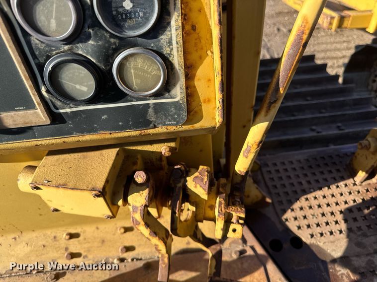 image for item DV0610 1987 Caterpillar  D6H LGP dozer