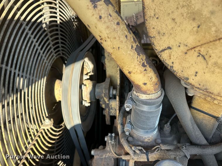 image for item DV0610 1987 Caterpillar  D6H LGP dozer