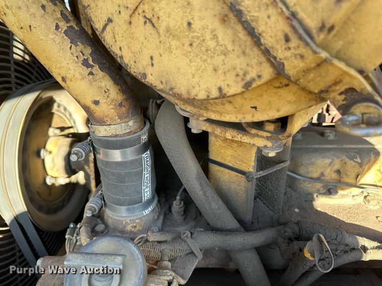 image for item DV0610 1987 Caterpillar  D6H LGP dozer