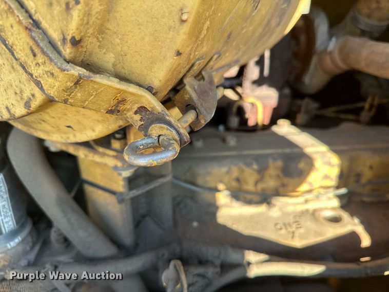 image for item DV0610 1987 Caterpillar  D6H LGP dozer