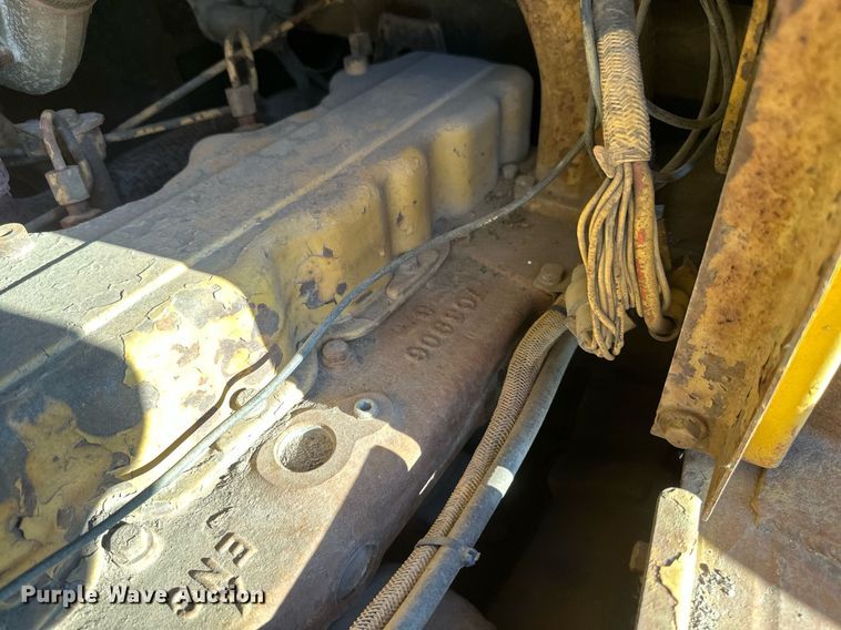 image for item DV0610 1987 Caterpillar  D6H LGP dozer