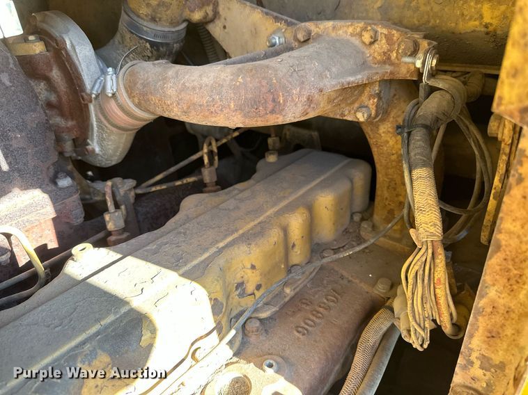 image for item DV0610 1987 Caterpillar  D6H LGP dozer